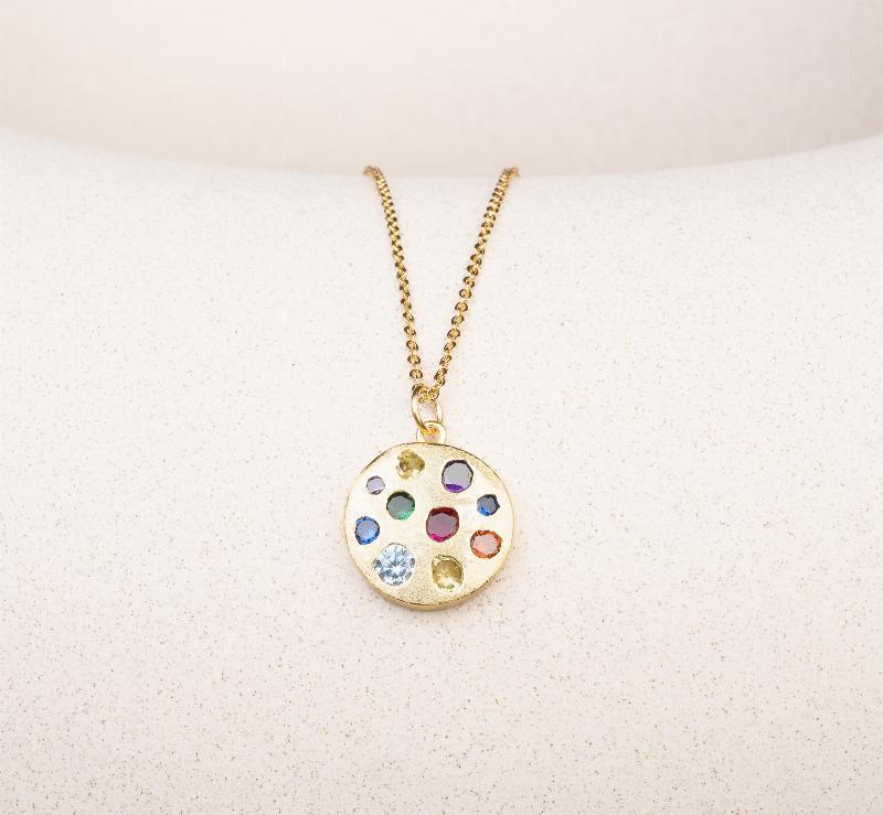 Halskæde med M Vedhæng - Colorstorm