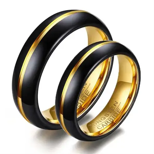 Stilfuld Tungsten Forlovelsesring med Forgyldt Stribe