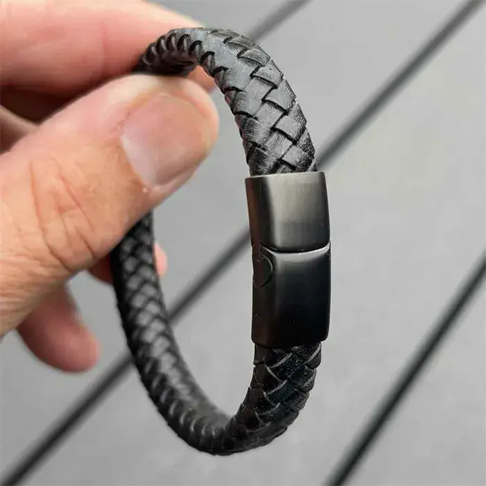 Mini Major Armbånd i Sort Fiberlæder med Magnetlås