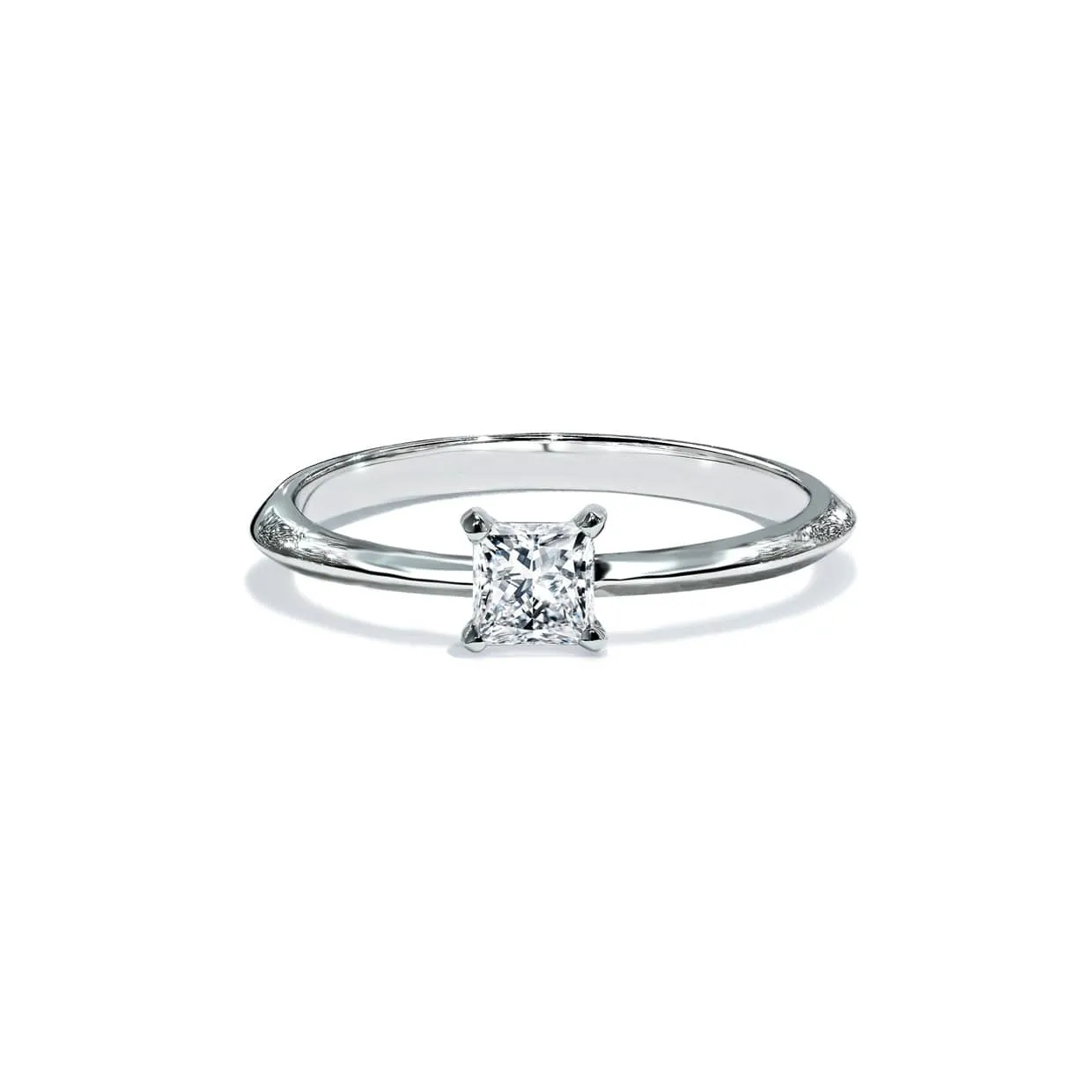 Portofino Forlovelsesring med Firkantet Diamant i Hvidguld