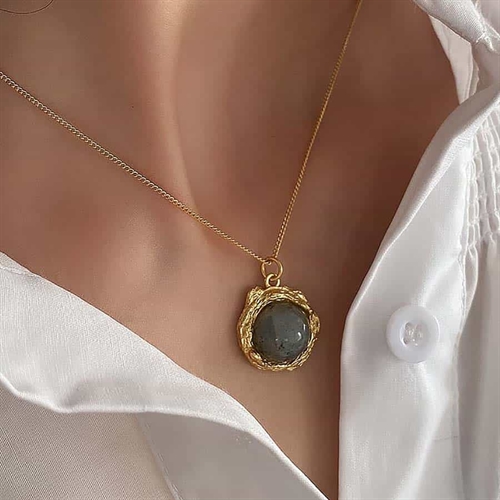 Forgyldt Sterling Halskæde med Grøn Sten - Jewel Box