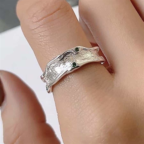 Chloris Sølvring med Grønne Sten - Justerbar Ring