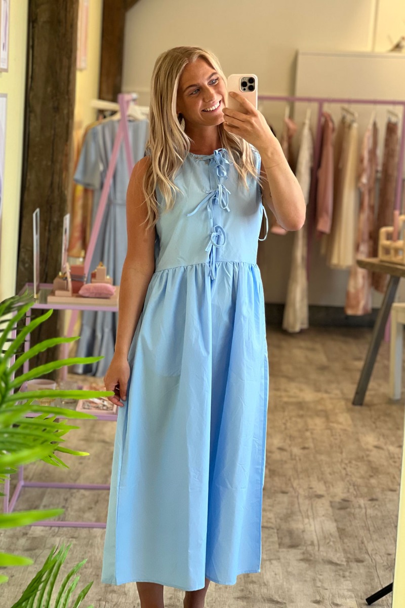 Sisters Point - Giro Kjole - Blå Juvelboks - Spar 70%