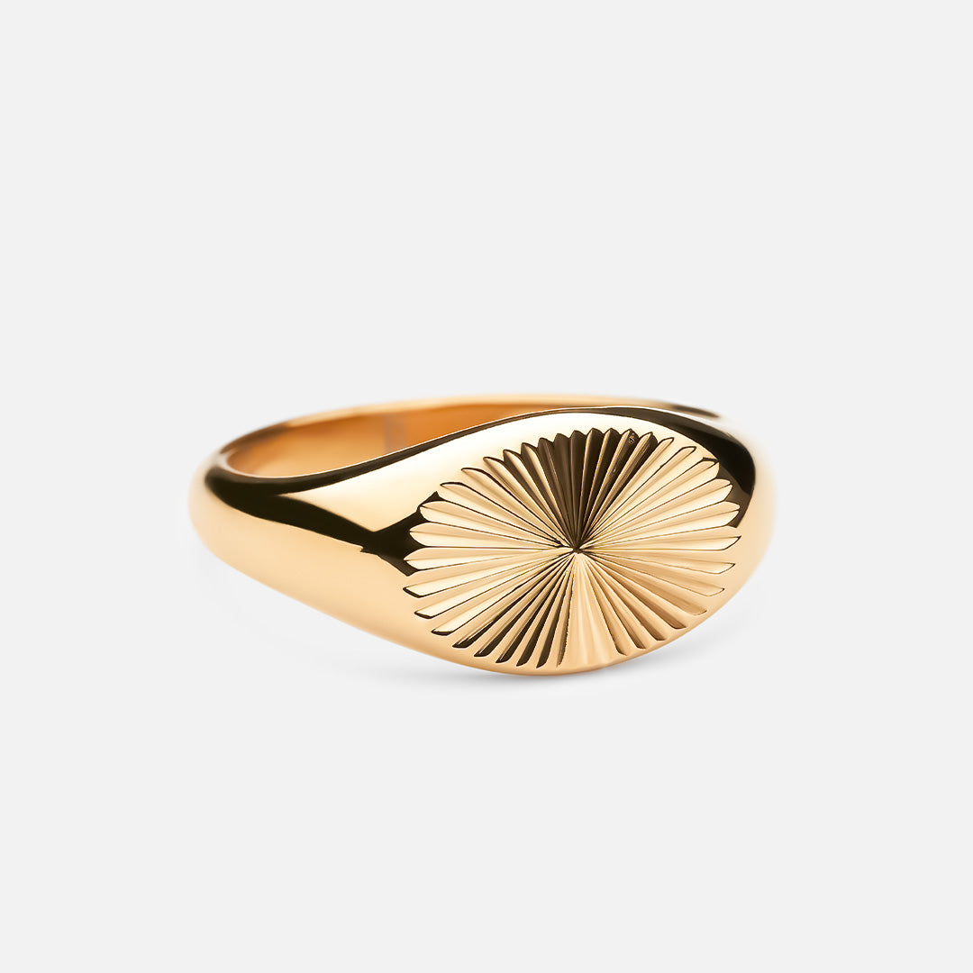 Sol Signet Bred Ring i 18k Guld - Elegant Smykke!