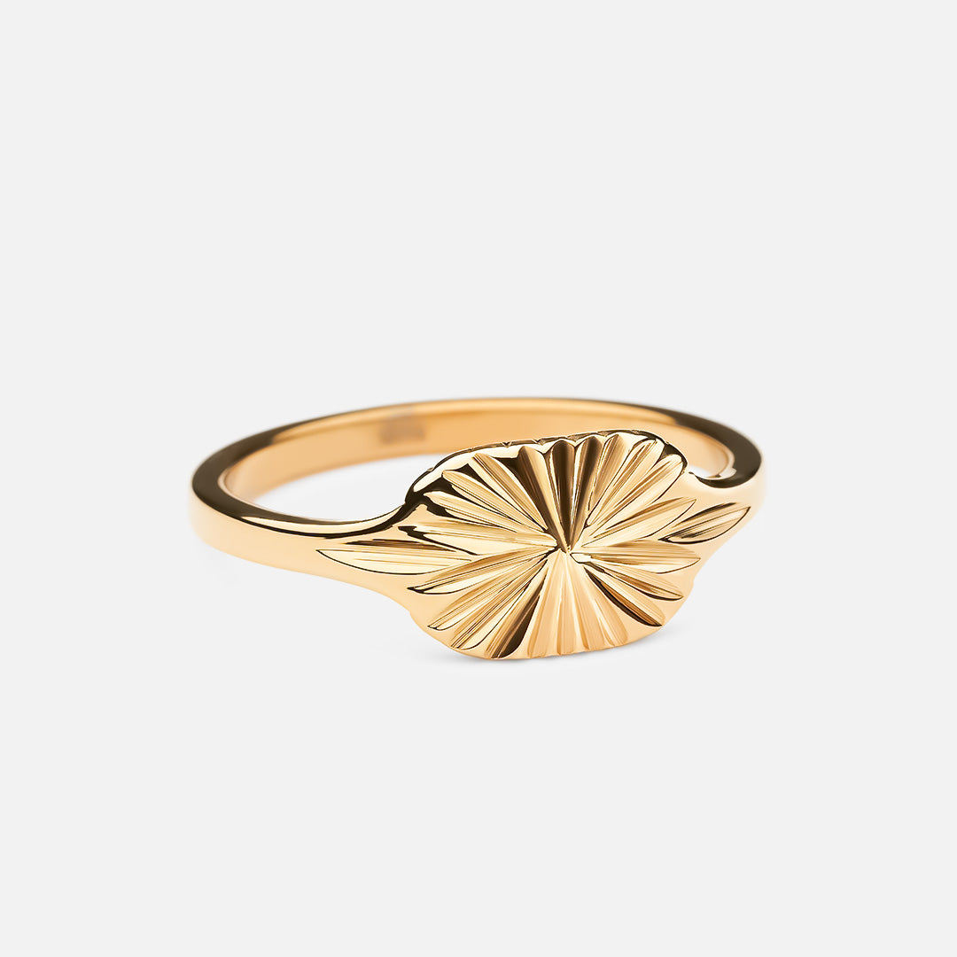 Sol Signet Oval Ring i 18k Guldbelægning - Eksklusivt Smykke