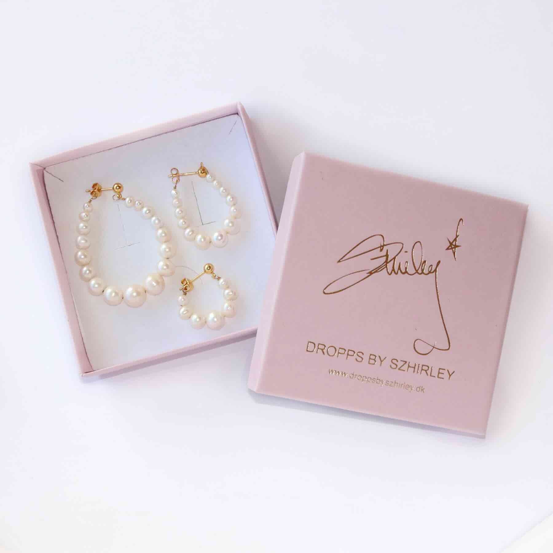 Gavesæt med øreringe - 18 Karat Forgyldt & Perler - Spar 745 Kr