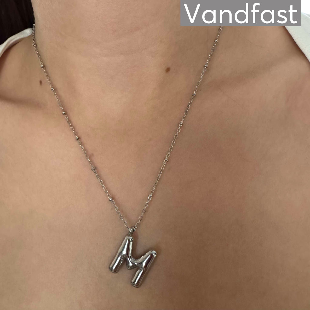 Annebrauner Ballon Bogstav Halskæde - Eksklusiv Smykkeæske