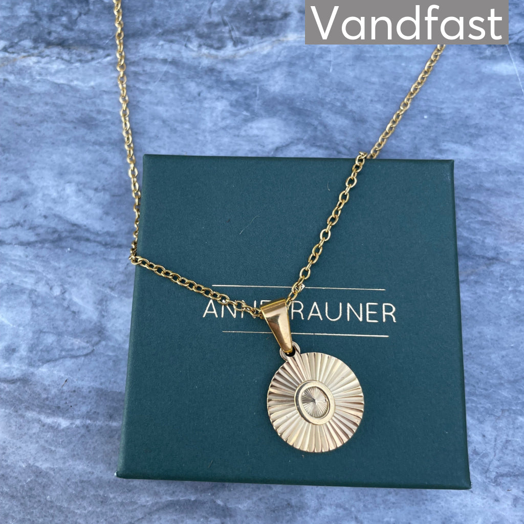 Annebrauner Solstråle Bogstav Halskæde 18k Forgyldt