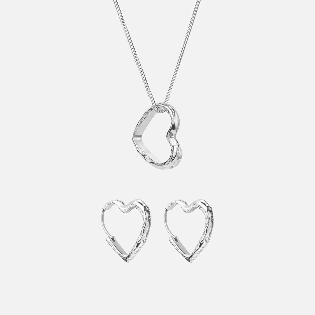 Lava Heart Halskæde  Lava Heart Hoops øreringe Sølvfarvet