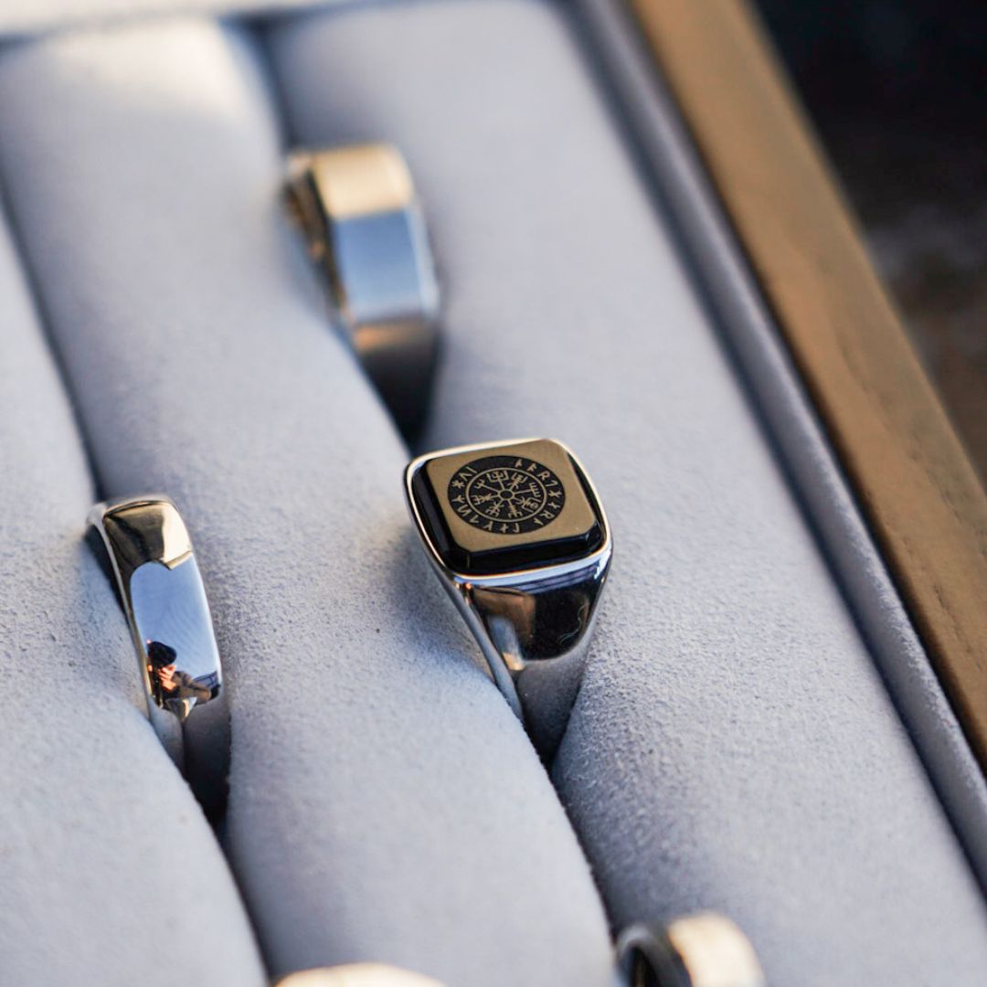 Black Onyx Vegvisir Signet Ring Sølv - Str 8 - Herre - Northern Legacy